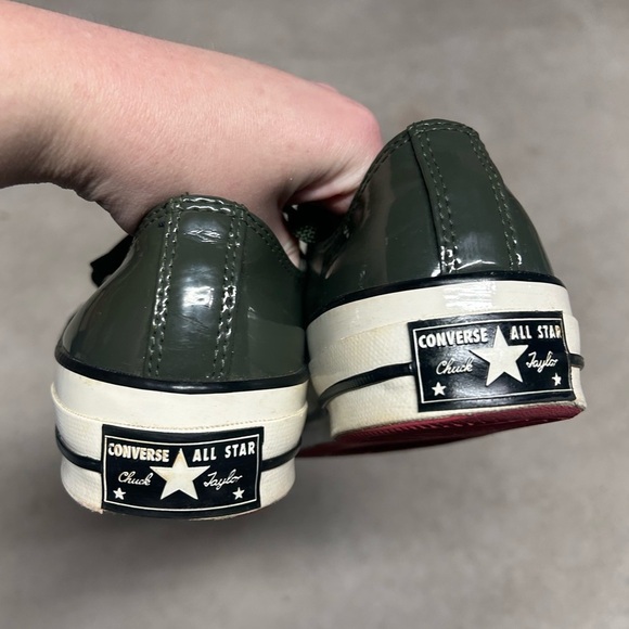 Converse Unisex Chuck Taylor Chuck 70 Patent Leather Low Military Green Shoes - Picture 4 of 10